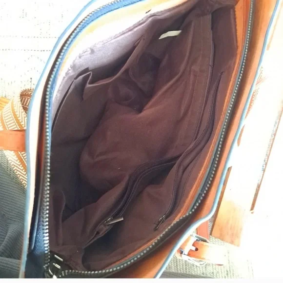 NEW Vegan Leather Tote with Cool Guitar strap - Picture 9 of 16